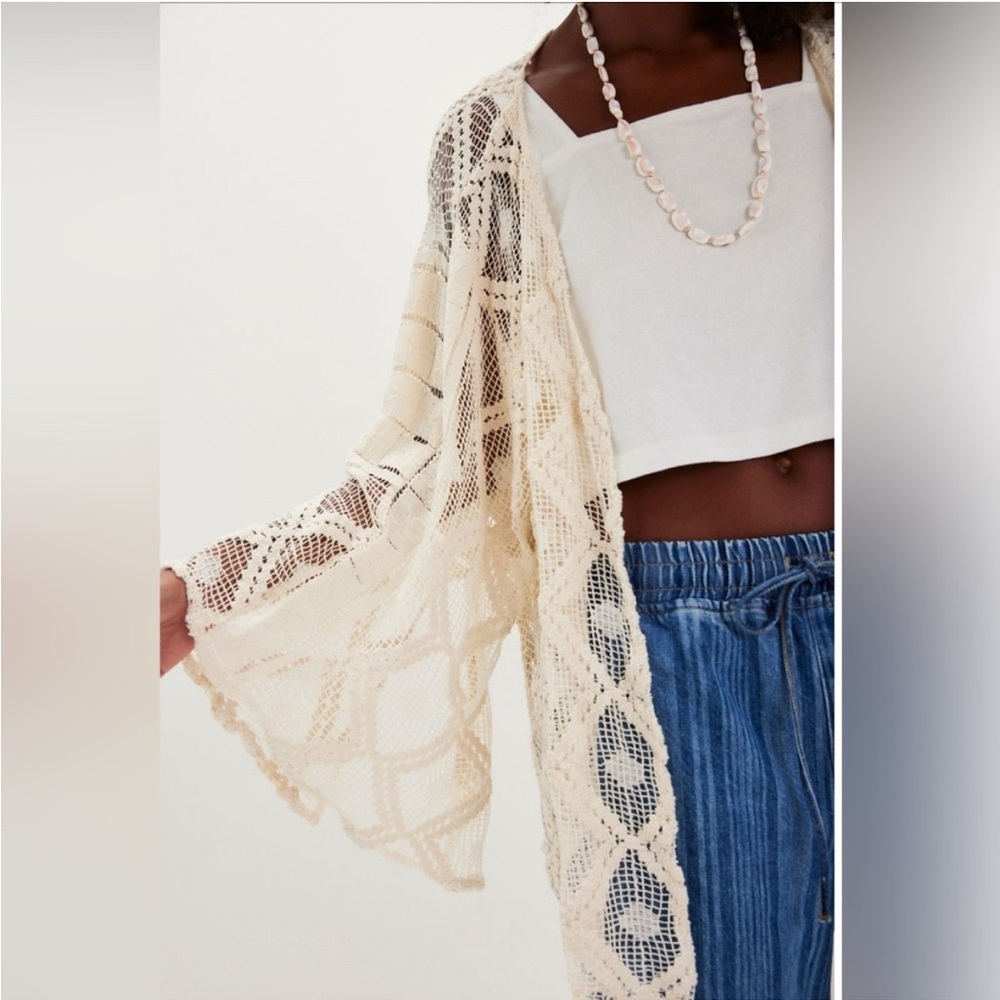 Free People Off The Coast Crochet Cover-Up Ivory one size new cardigan boho new - Picture 3 of 7